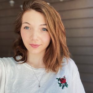 Meet your Posher, Kayla